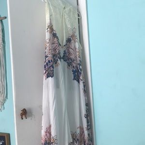 Free People White and Floral Dress 🤍